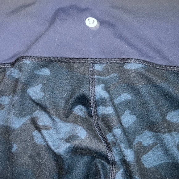 Lululemon Wunder Under Crop Full-On Luon Lotus Camo Oil Slick Blue Inkwell size6 - Picture 13 of 14